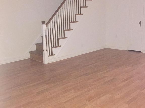 3rd image of 6811 Lynford St