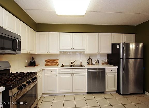 3rd image of 3950 W Bryn Mawr Ave APT 301