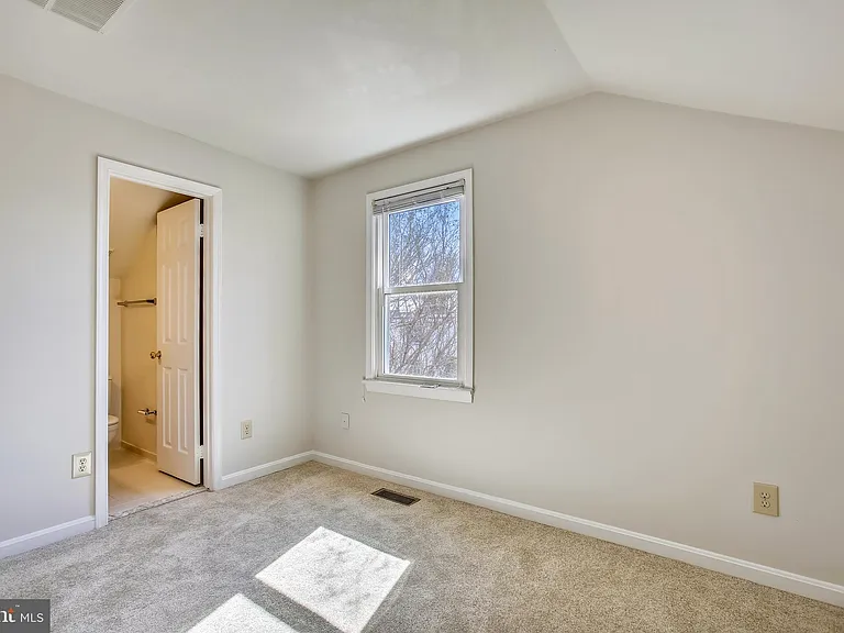 1525 Oronoco St — Photo 16