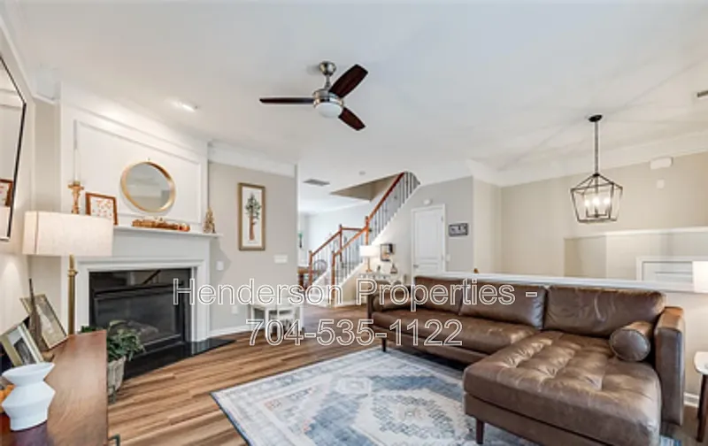 3 bed, 3.5 bath, 1875 sqft, $2,800 — Photo 1
