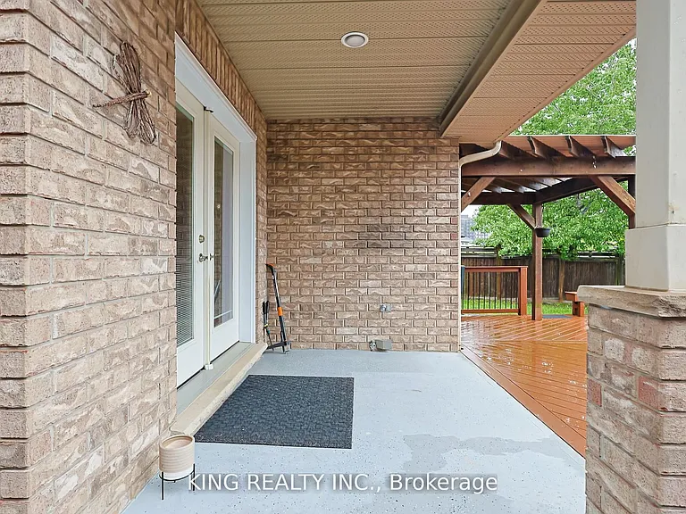 1223 Coronation Dr — Photo 42
