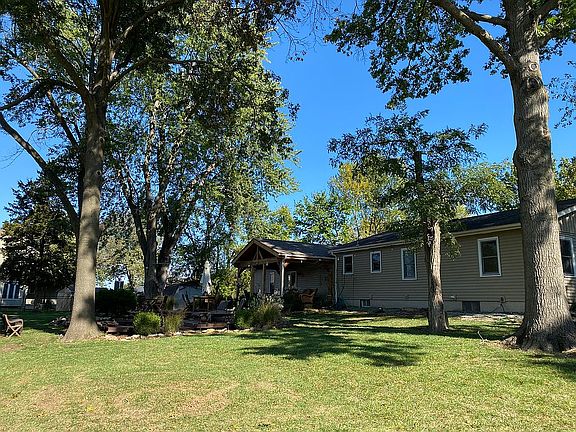2nd image of 1610 NE Ozark Dr