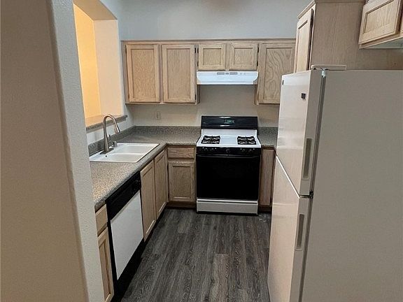 4th image of 1128 Nevada Sky St