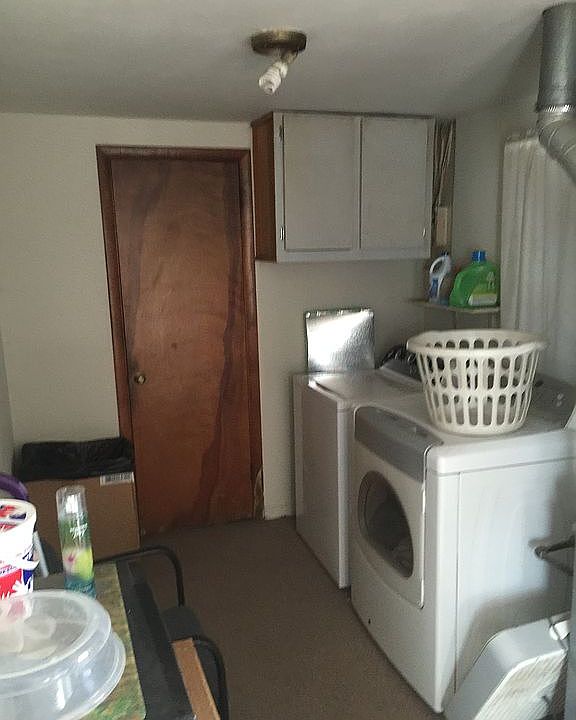 2nd image of 1850 E Summit Ave