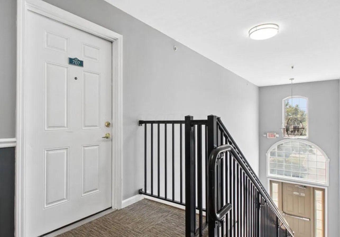 707 Hidden Springs Dr — Photo 3