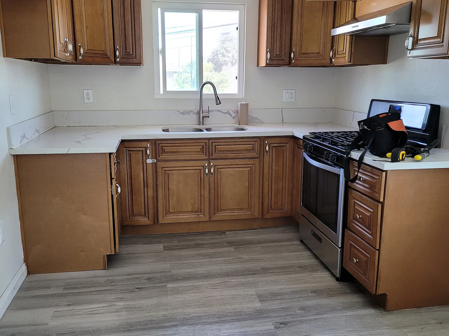 1 bed, 900 sqft, $1,900 — Photo 3