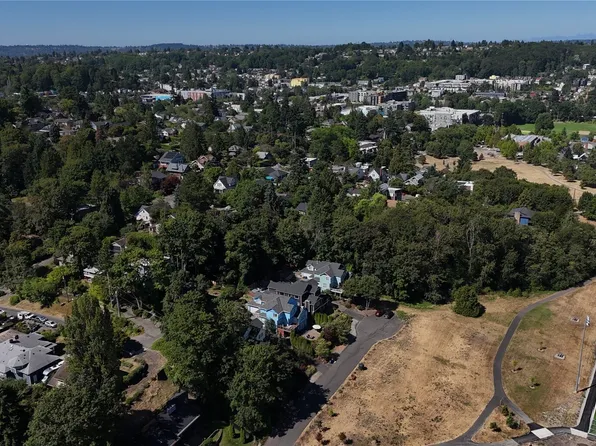 4616 44th Avenue S, Seattle, WA 98118