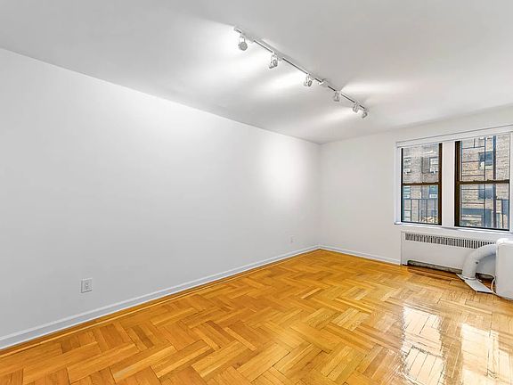 3rd image of 4755 39th Pl APT 2A