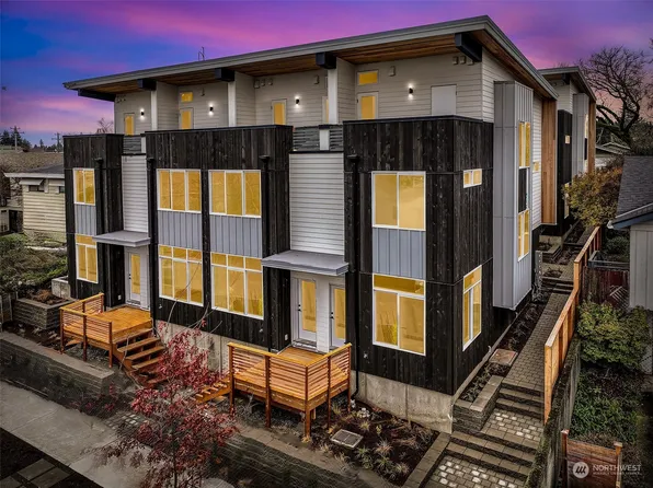 9238 20th Avenue SW #B, Seattle, WA 98106