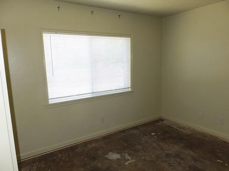 5230 N Long Beach Blvd — Photo 11