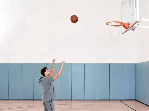 242 West 53rd Street image 2 of 16