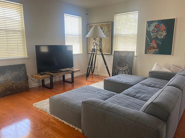 2401 Plateau Dr — Photo 4