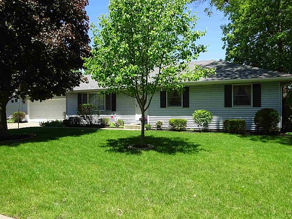 2nd image of 3830 Fern Hill Dr