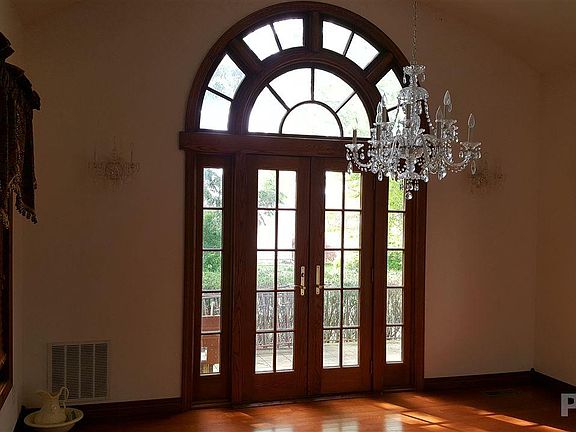 4th image of 431 E Euclid Ave