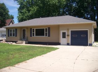504 Madison St, Emmetsburg, IA 50536