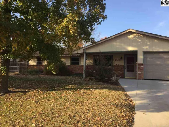 1208 E 6th St, Pratt, KS 67124