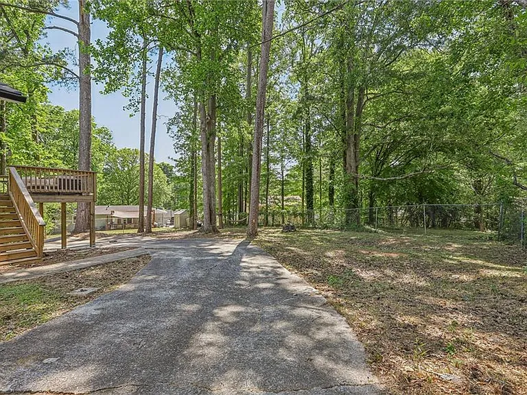 3898 Skidmore Dr — Photo 55
