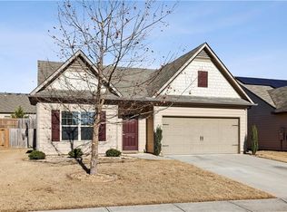 1061 Walnut Creek Cir, Pendergrass, GA 30567