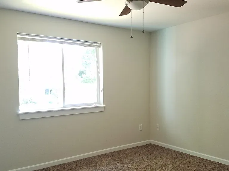 1912 Filbert St — Photo 12