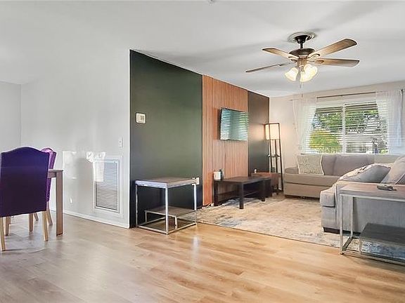 2nd image of 3814 Holiday Lake Dr