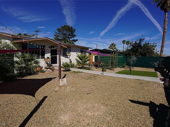 4th image of 3601 Budlong Ave