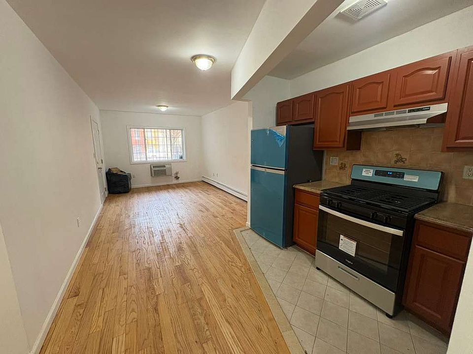 1st image of 699 Lafayette Ave #1A