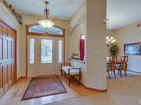 3rd image of 1403 Elmherst Ct
