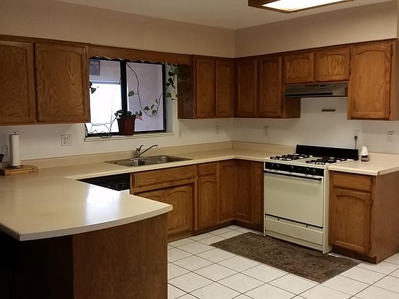 3rd image of 367 Udall St