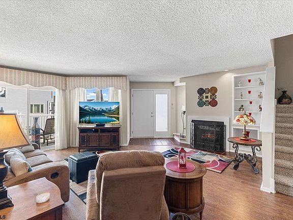 4th image of 1128 Bay Ave #5-C5