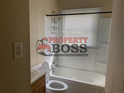 4th image of 4240 Carolina St