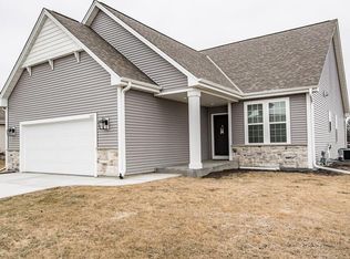 1461 Rosewood Pass, Oconomowoc, WI 53066