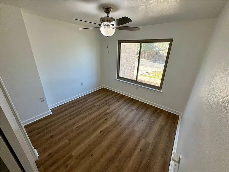 8003 Bannock Ln — Photo 30