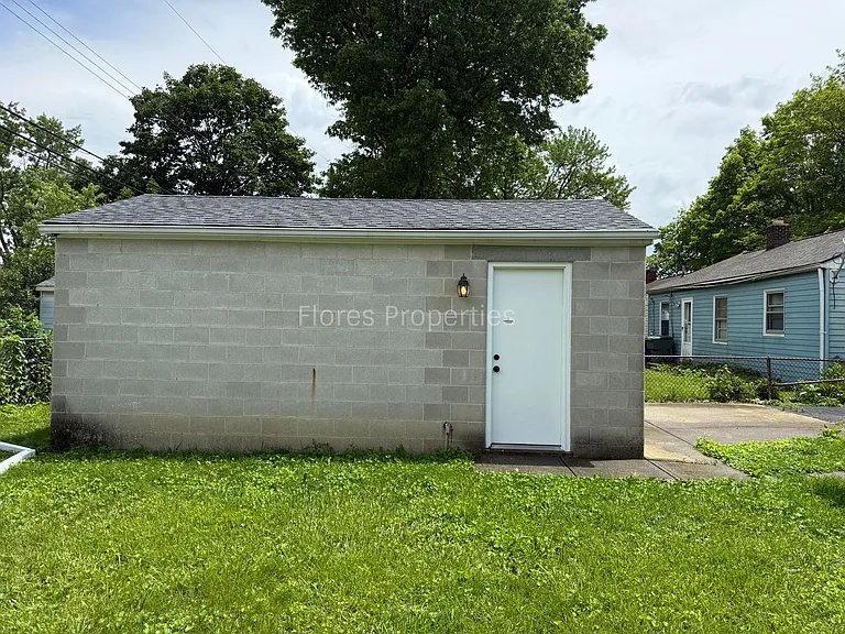 1136 Pauline Ave — Photo 28