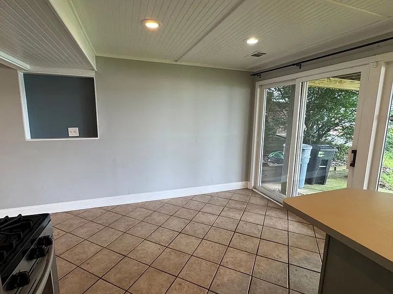 1508 Lakeview Dr — Photo 11