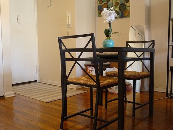 5th image of 720 E 31st St APT 3G