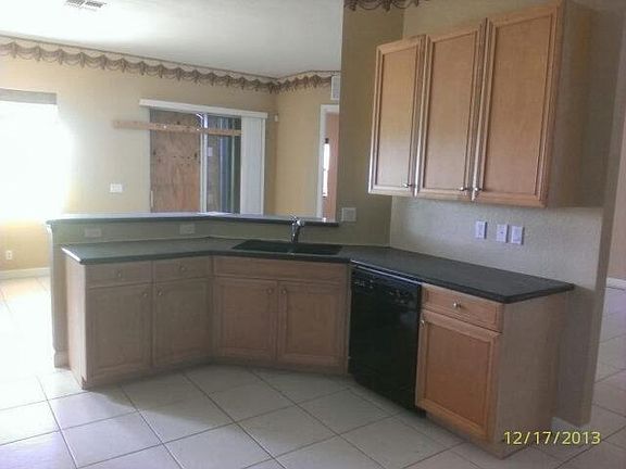 5th image of 428 NW Sheffield Cir