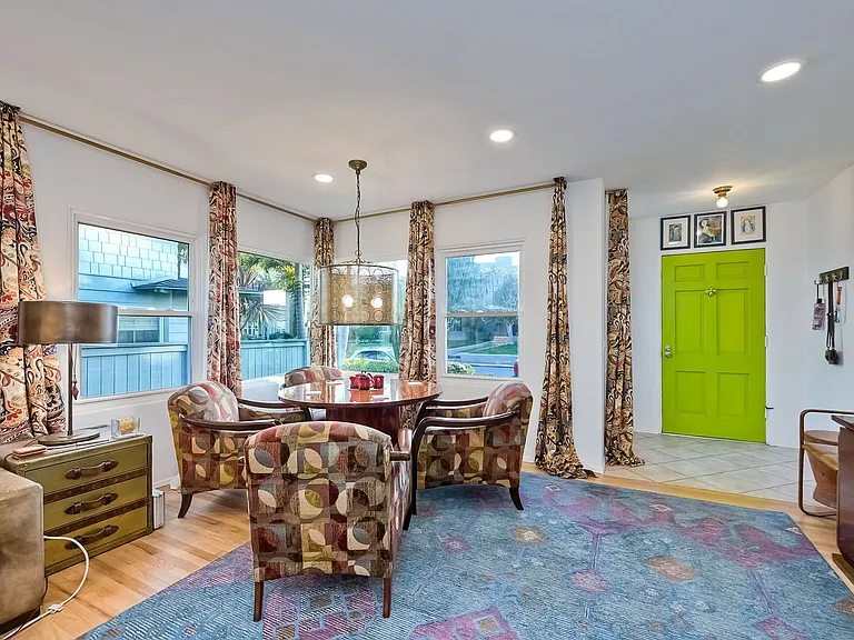 3470 Trumbull St — Photo 17