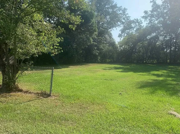 210 NE 2nd St, Summerdale, AL 36580