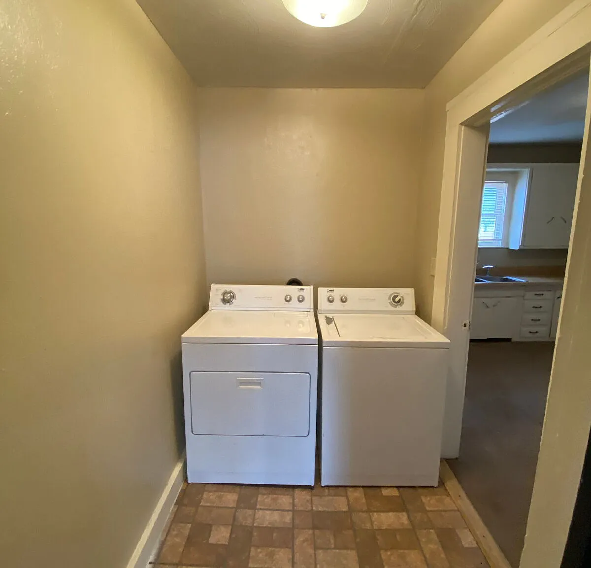2 bed, 1.0 bath, 800 sqft, $725 — Photo 4