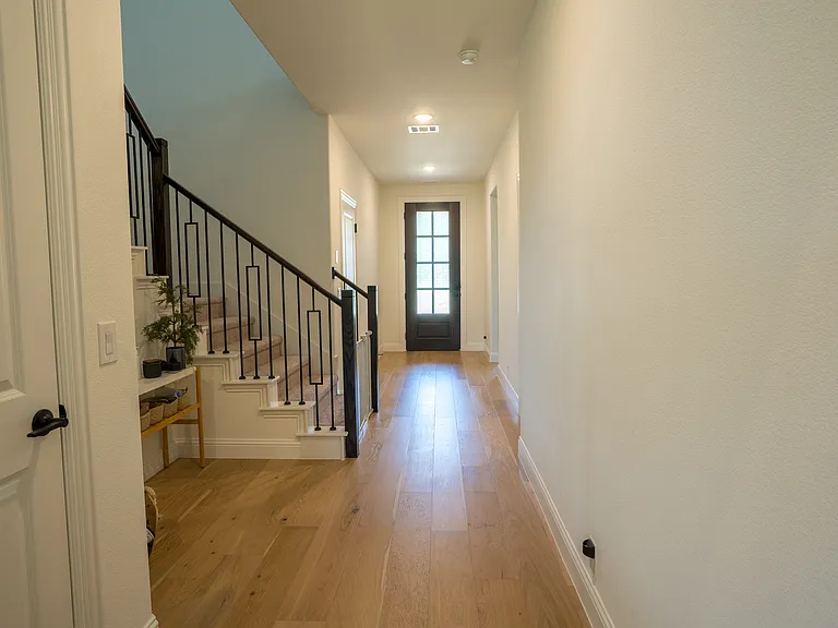 4370 Lavina Ln — Photo 4