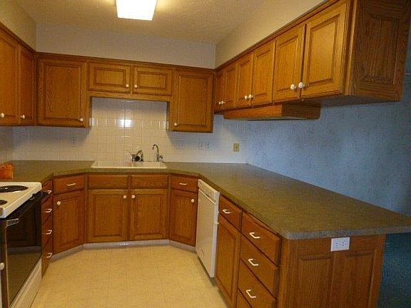 3rd image of 2139 Henryanna Ave