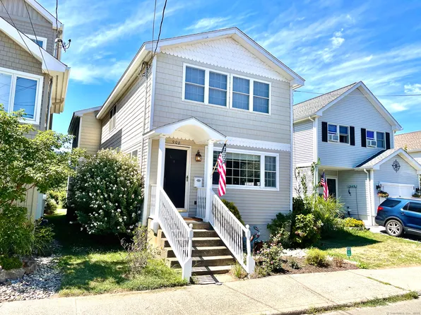 906 E Broadway, Milford, CT 06460