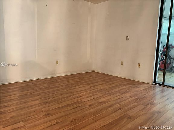 3rd image of 20341 NE 30th Ave APT 102-6