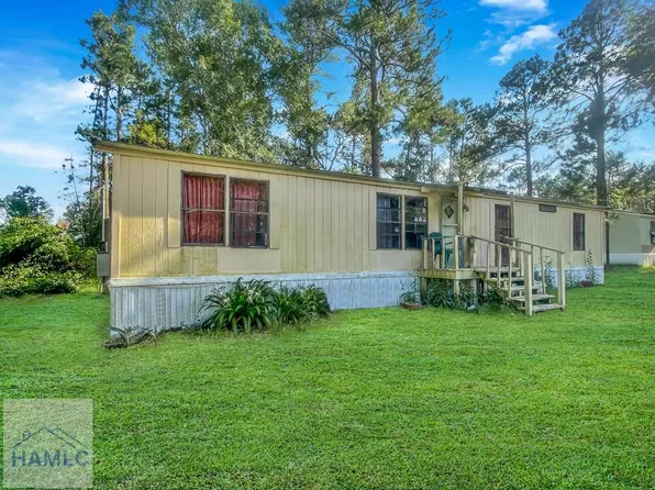 1019 Boston St, Metter, GA 30439