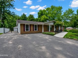 217 Wakefield Rd, Knoxville, TN 37922