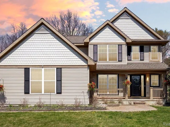 3837 Sugarbush Dr, Howell, MI 48843