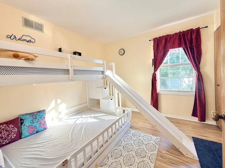 1464 Farrington Ln — Photo 12