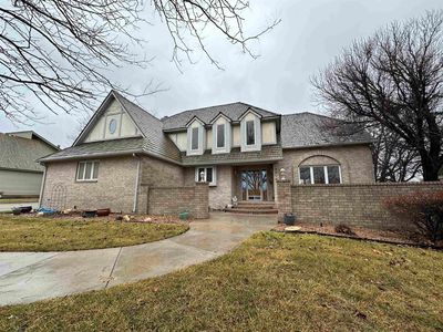 2015 Circle Lake Dr, Dodge City, KS, 67801