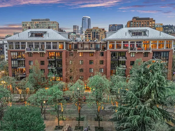 1030 NW Johnson St APT 323, Portland, OR 97209