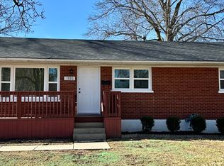 1920 Dixie Garden Dr, Louisville, KY 40272